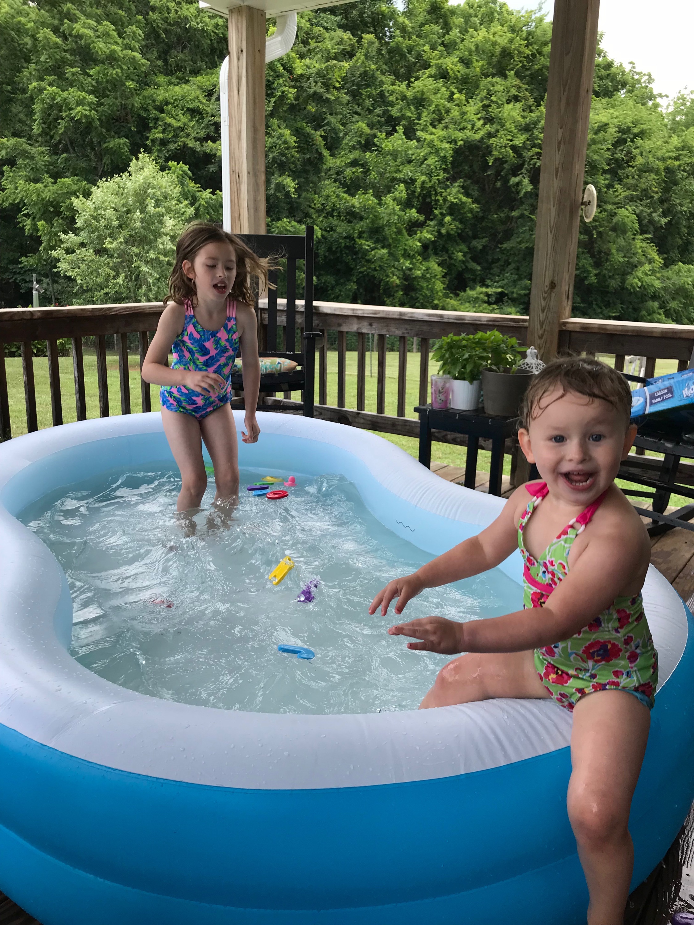 image_551382535812859